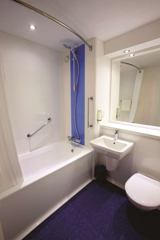 Travelodge Харлоу Номер фото